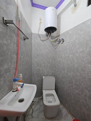 avadh dham guest house