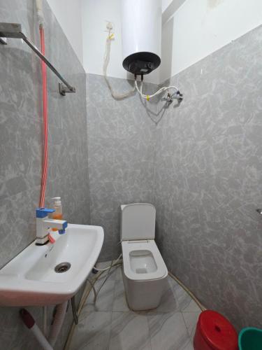 avadh dham guest house