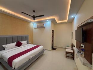 hotel rising