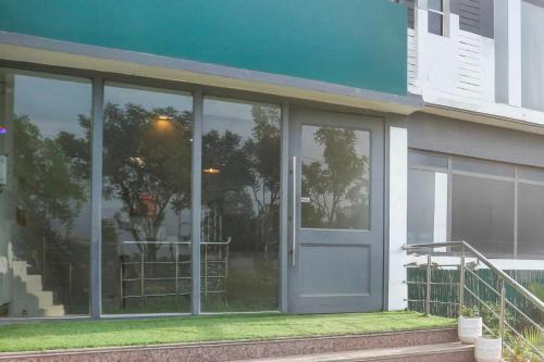 collection o sector 64 near worldmark gurugram