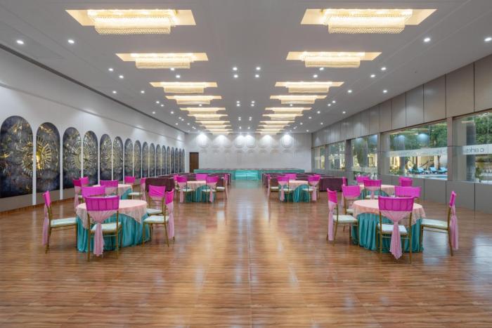 clarks inn bichpuri agra