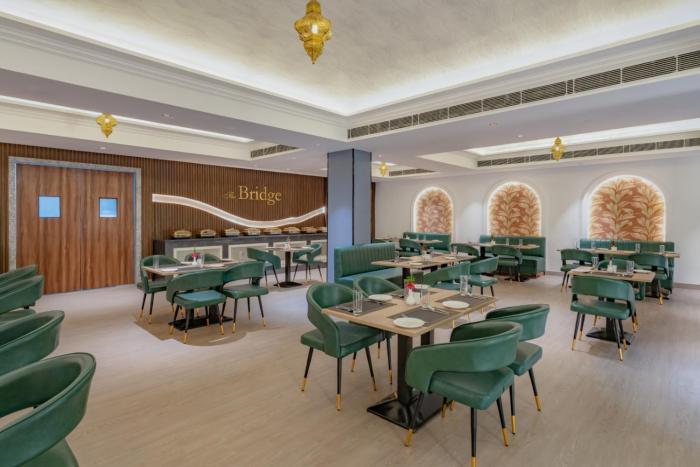 clarks inn bichpuri agra