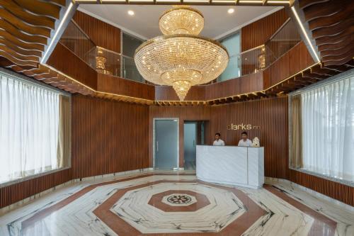 clarks inn bichpuri agra