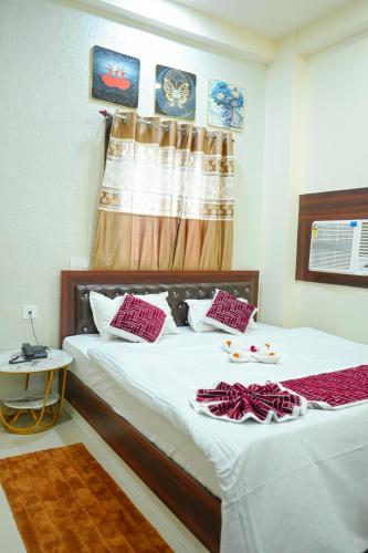 Hotel Adarsh,,3 star
