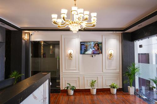 hotel adarsh
