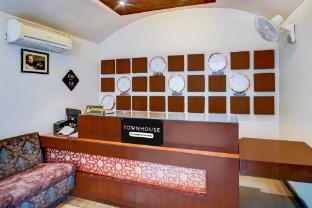 super townhouse madan mahal railway junction formerly annpurna inn