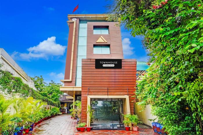 super townhouse madan mahal railway junction formerly annpurna inn