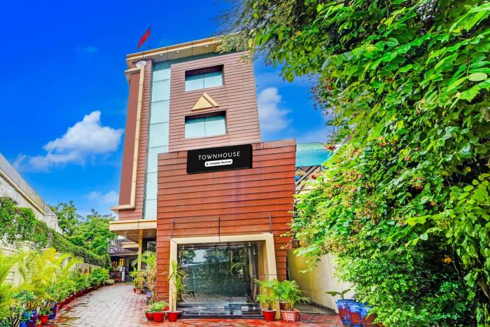 super townhouse madan mahal railway junction formerly annpurna inn