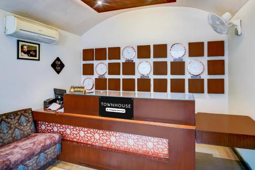 super townhouse madan mahal railway junction formerly annpurna inn