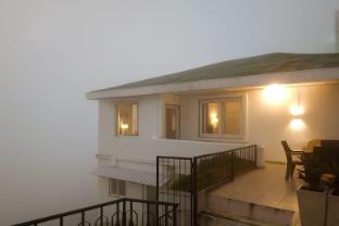 hampton villa retreat