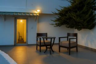 hampton villa retreat