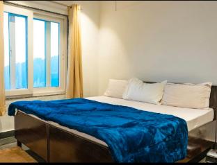 hampton villa retreat