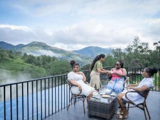 vanani luxury glamping and resort munnar