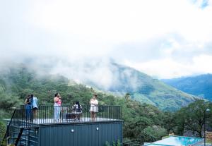 vanani luxury glamping and resort munnar
