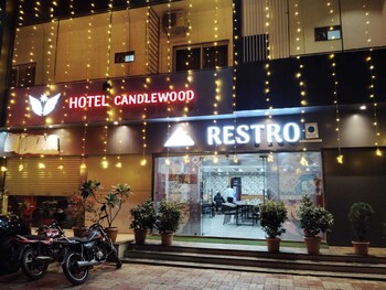 hotel candlewood bar and restro