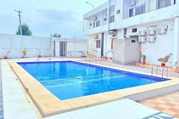 Hotel Candlewood Bar & Restro,,3 star