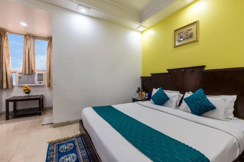 hotel legend international just a min walk from new delhi railway station