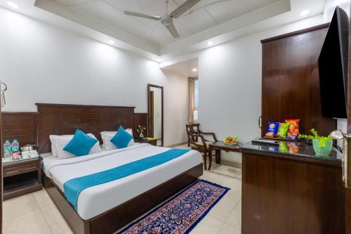 hotel legend international just a min walk from new delhi railway station
