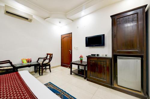 hotel legend international just a min walk from new delhi railway station