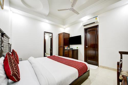 hotel legend international just a min walk from new delhi railway station