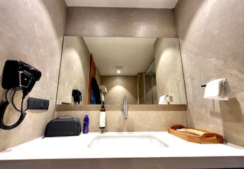 Ark Lake Resort,,3 star