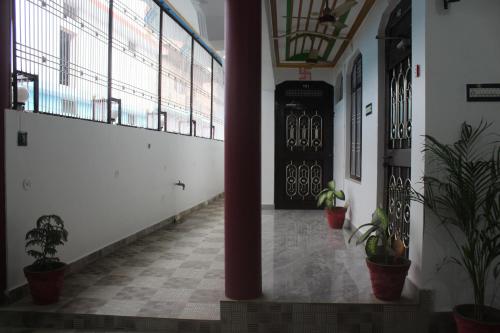 shri narayanam guest house and home stay