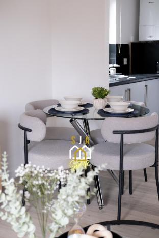whitehall stay sja stays modern 2 bed apartment