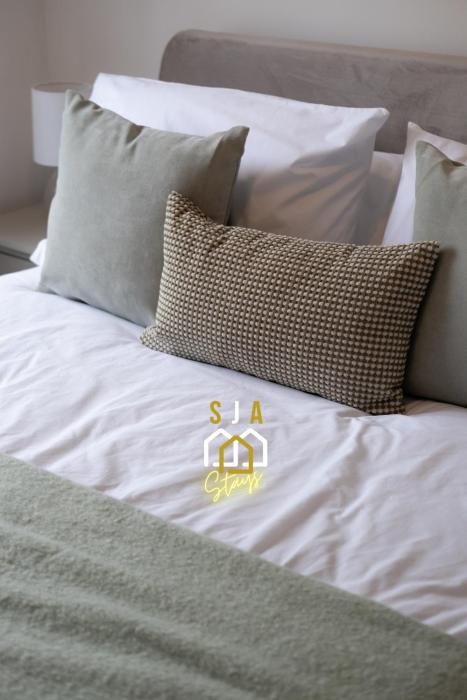 whitehall stay sja stays modern 2 bed apartment