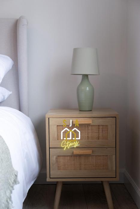 whitehall stay sja stays modern 2 bed apartment