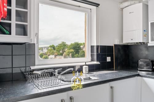 whitehall stay sja stays modern 2 bed apartment
