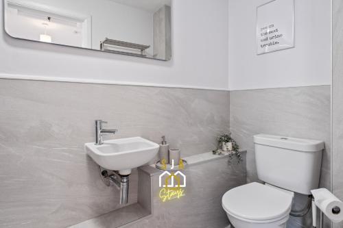 whitehall stay sja stays modern 2 bed apartment