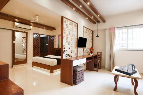 Townhouse Oak Gravity Inn,,3 star