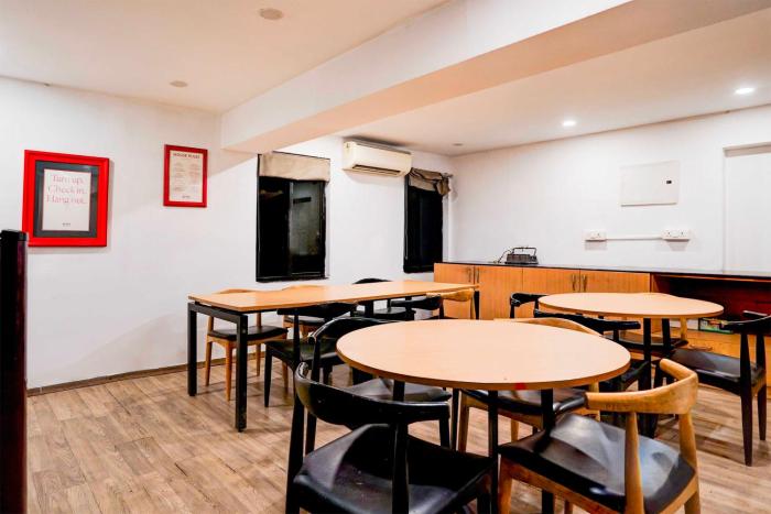 townhouse oak dosar vaishya square metro station