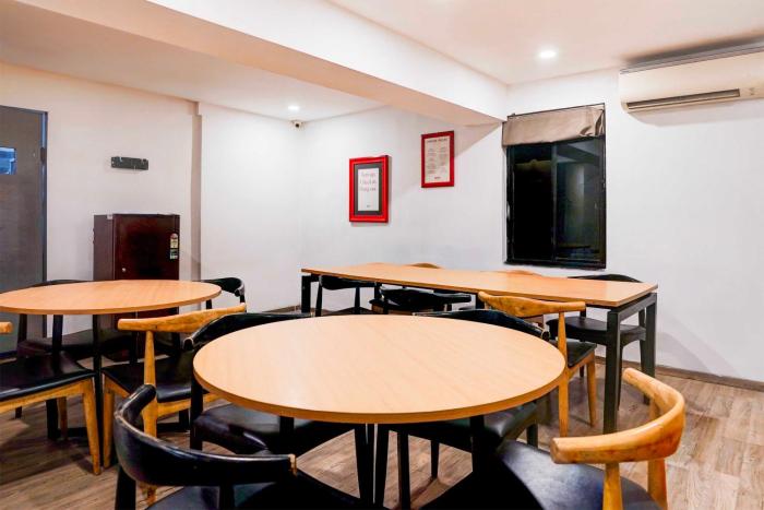 townhouse oak dosar vaishya square metro station