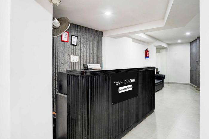 townhouse oak dosar vaishya square metro station