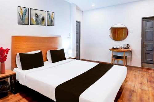 townhouse oak dosar vaishya square metro station