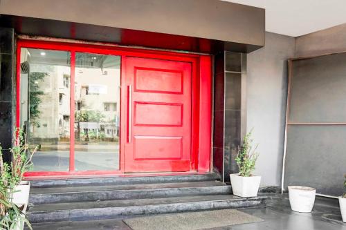 townhouse oak dosar vaishya square metro station