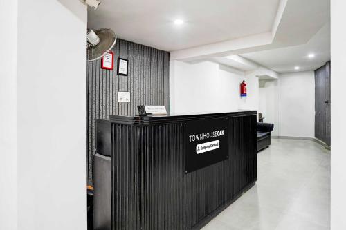 townhouse oak dosar vaishya square metro station