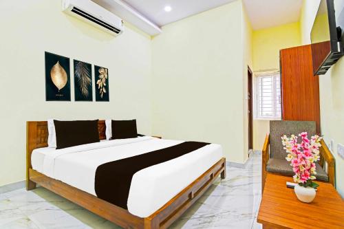 Townhouse Oak Visakhapatnam Vishwanadh Sports Club,Plot No 49-7, Revenue Ward No 12, Near Padmasri Hospital, Santhi Puram,4 star