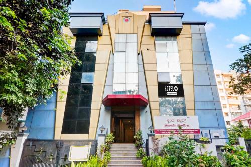 Hotel O Bangalore Royal Meenakshi Mall,Plot No. 504,Near Indian Institue Of Managment, 5Th Main Road,Bangalore,Karnataka,560076,India,4 star