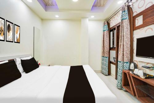 hotel o durgapuri metro station