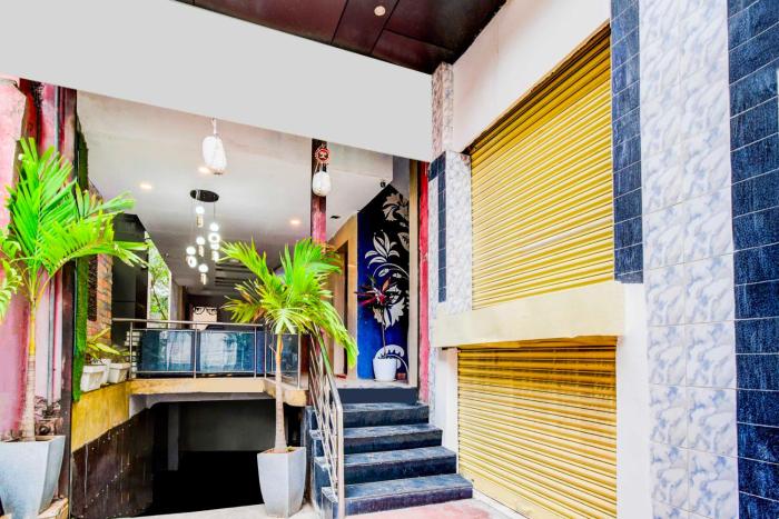 hotel o nampally metro station hyderabad