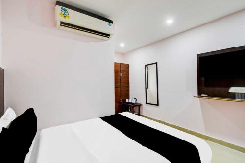 hotel o nampally metro station hyderabad