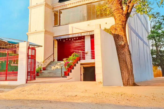 townhouse oak patel nagar dehradun railway junction