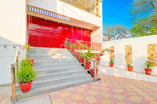 townhouse oak patel nagar dehradun railway junction