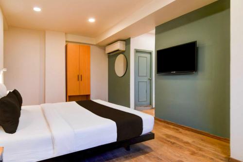 Townhouse Oak Kolkata Tegharia Bus Stand,,4 star