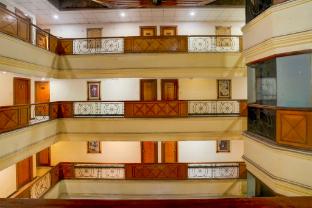 townhouse oak jaipur arya square shopping mall