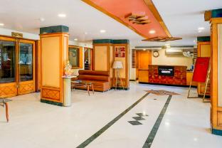 townhouse oak jaipur arya square shopping mall