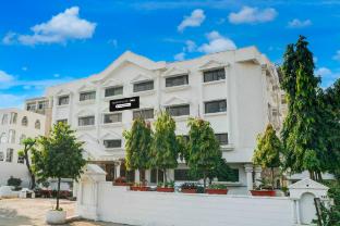 townhouse oak jaipur arya square shopping mall