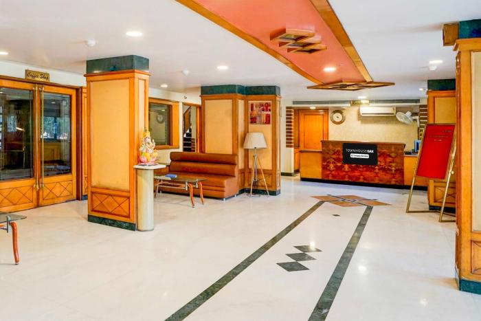 townhouse oak jaipur arya square shopping mall
